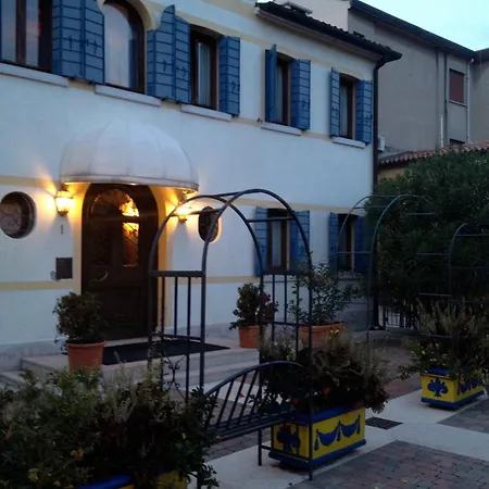Ca'nova Alloggi Pensjonat 2*