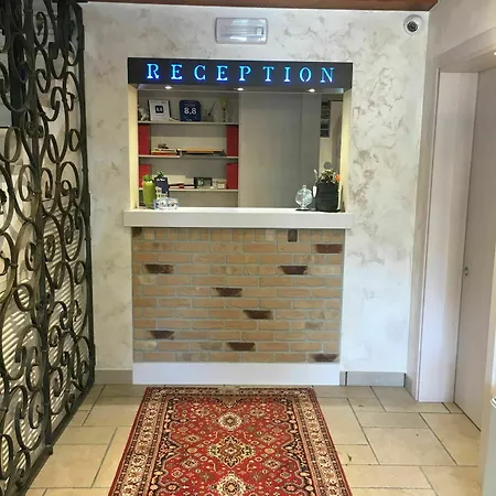 Pensjonat Ca'nova Alloggi 2*